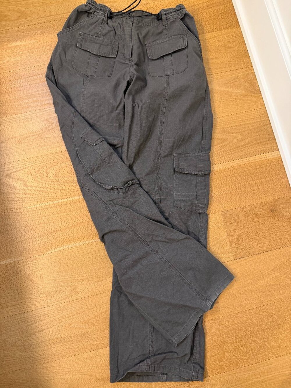 Brandy Melville Grey Cargo Pants (sz S or 2 estimated)